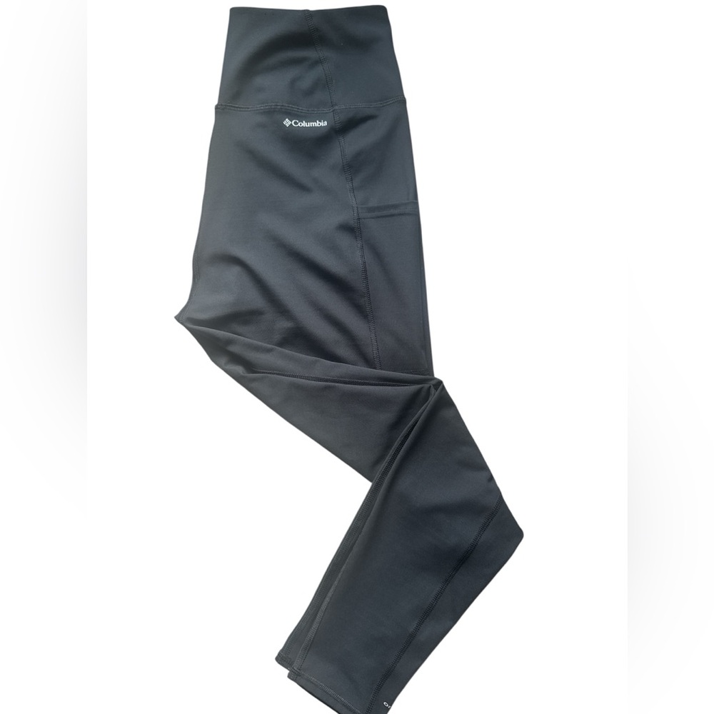 Columbia women's legging featuring OmniWick moisture management technology SizeL
